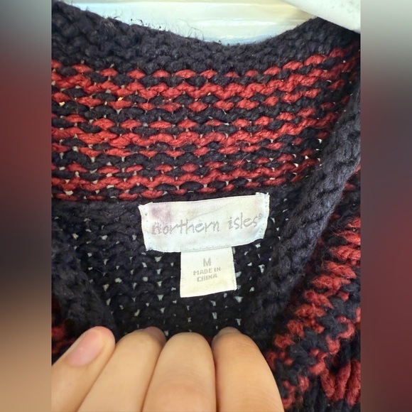 Northern Isles Knit Pattern Sweater - Picture 4 of 4